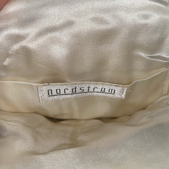 Nordstrom Elegant White Beaded Clutch with Snake Chain - Picture 4 of 5